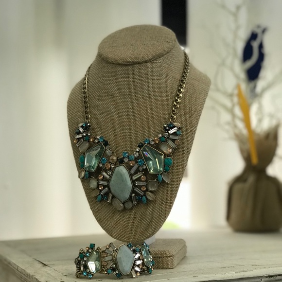Chloe + Isabel Jewelry - Aquamarina Statement Necklace Chloe + Isabel Jewelry - Aquamarina Statement Necklace
